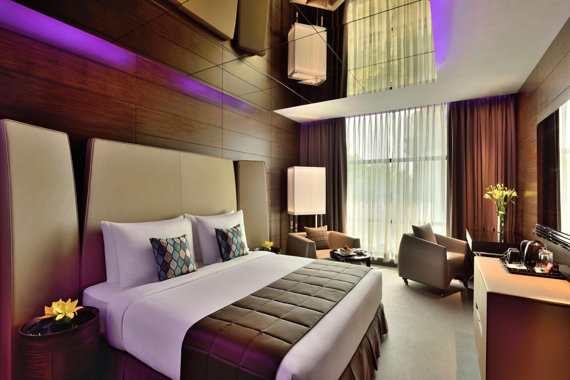 Radisson Blu Atria Bengaluru Hotel Екстериор снимка