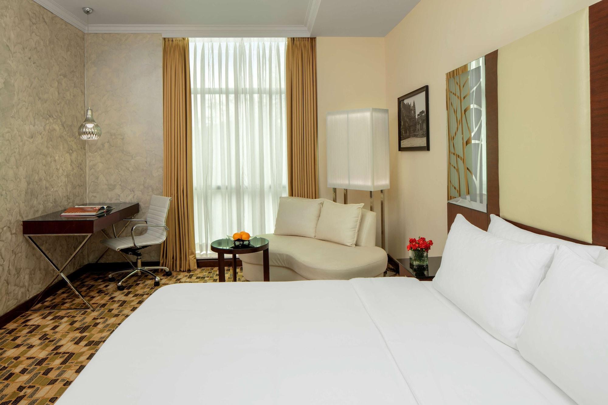 Radisson Blu Atria Bengaluru Hotel Екстериор снимка A room at the hotel