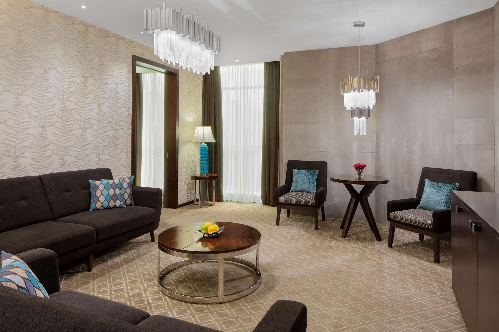 Radisson Blu Atria Bengaluru Hotel Екстериор снимка A suite at the hotel