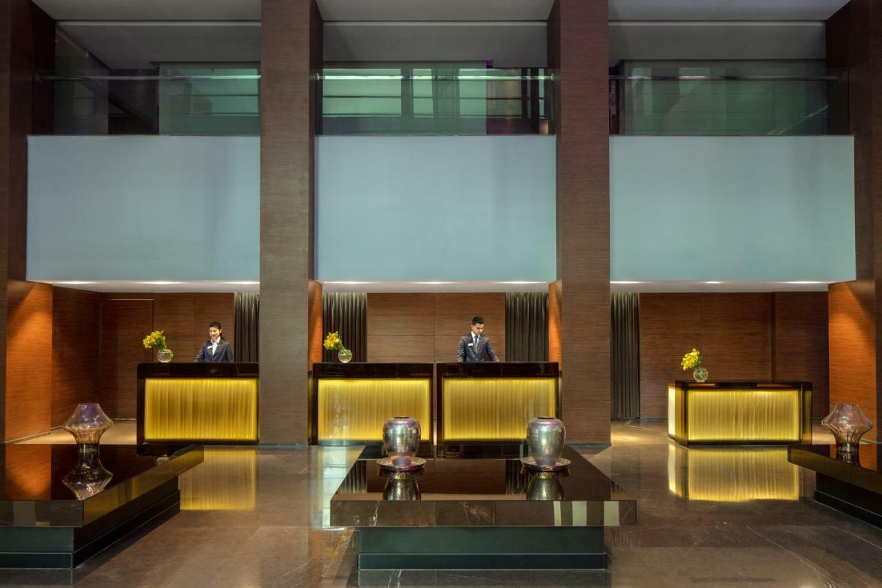 Radisson Blu Atria Bengaluru Hotel Екстериор снимка The lobby