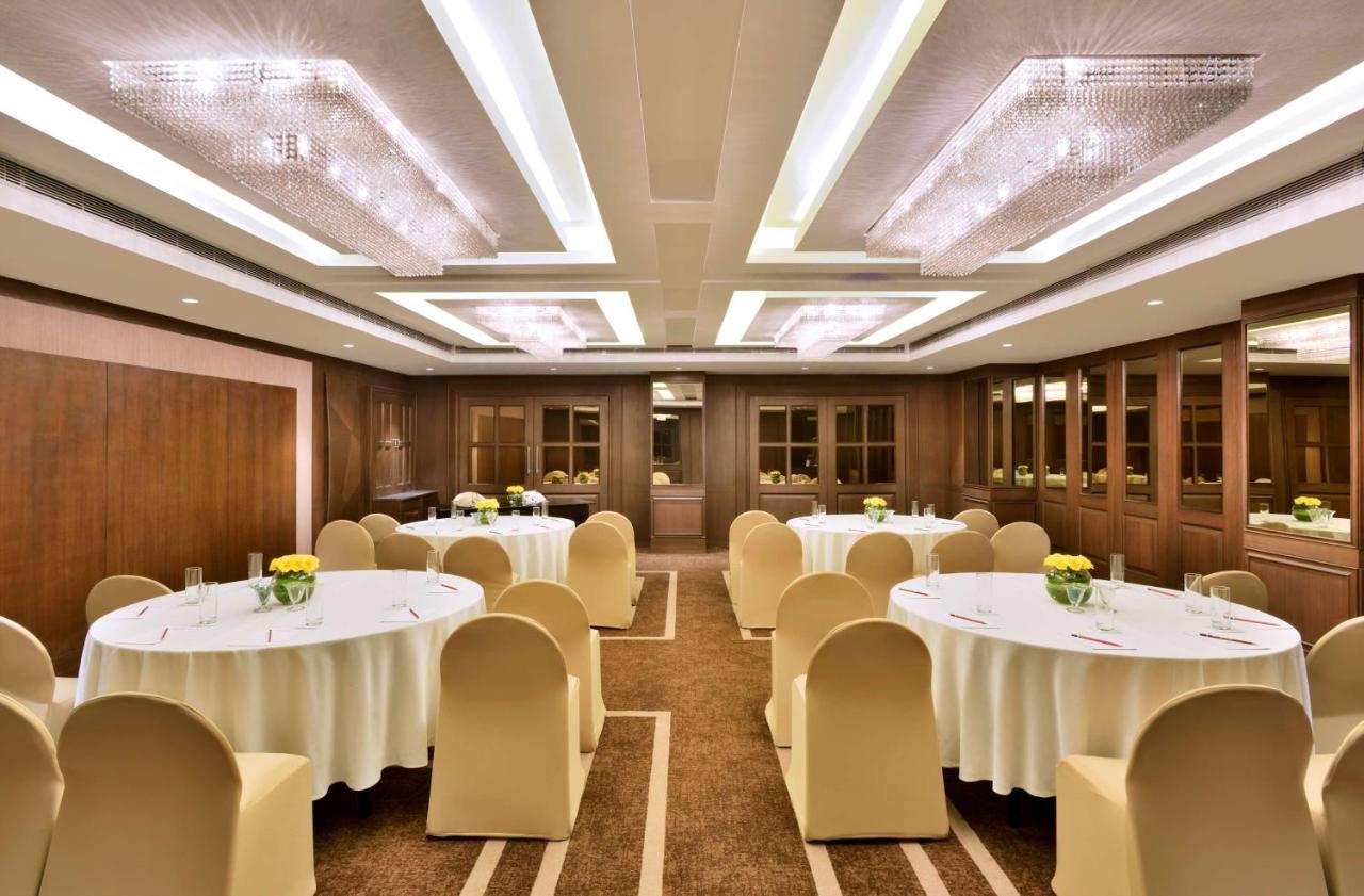 Radisson Blu Atria Bengaluru Hotel Екстериор снимка The Royal
